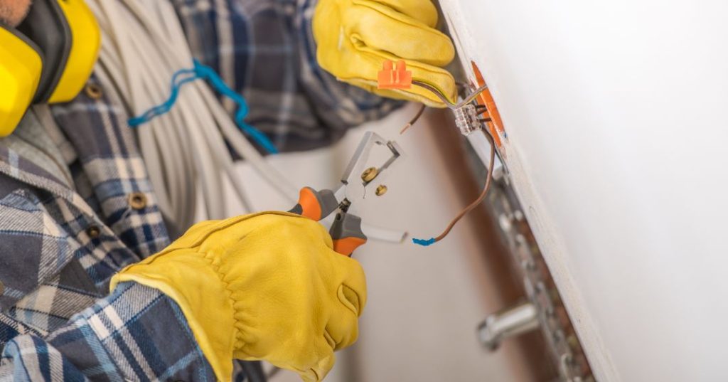 Consertos e manutenções elétricas em Montes Claros